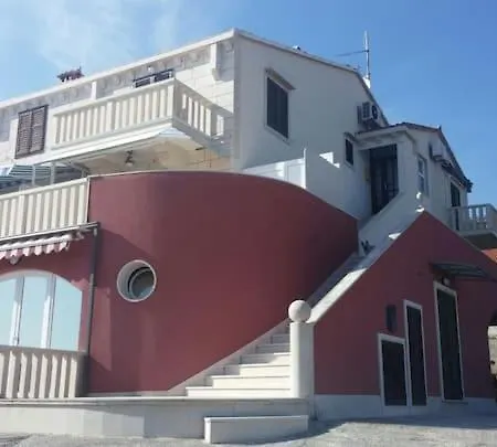 Orhideja, Bol,otok Brac * Bol